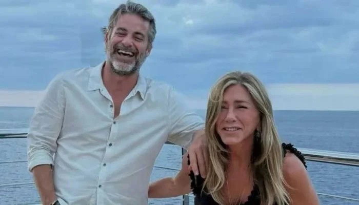 Jim Curtis Praises Girlfriend Jennifer Aniston's 'Open-Hearted' Nature