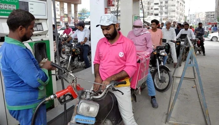 Up To Rs20 Per Litre Cut In HSD Price In One Go Likely