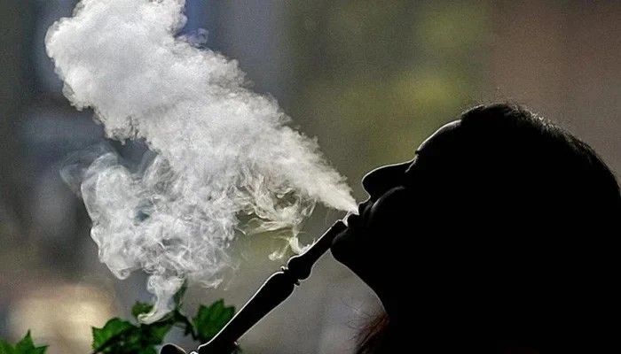 اسلام آباد ہائیکورٹ کا قانونی شیشہ کیفز کیخلاف سخت اقدامات سے روکنے کا حکم