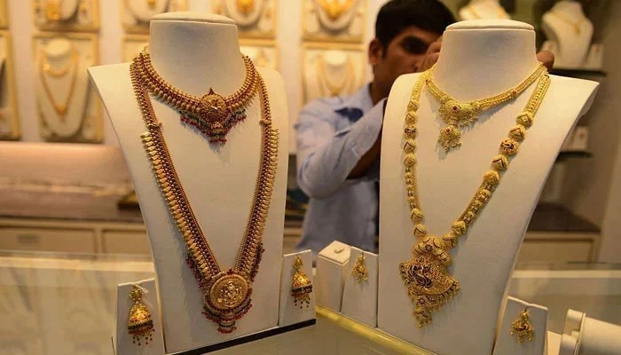 Gold Rates Up Rs400 Per Tola