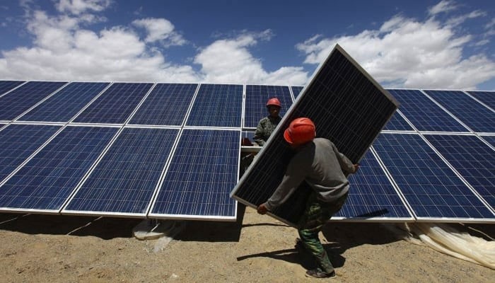 Solar Surge Prompts Calls To Rethink Long-Term LNG Contracts