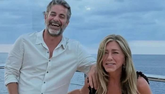 Jim Curtis Details His Organic Relationship With Jennifer Aniston