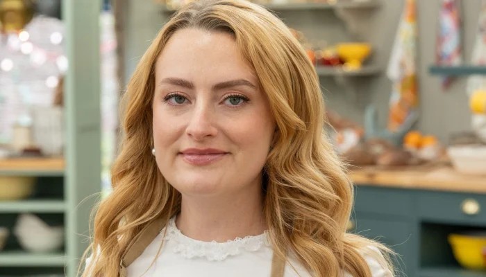 Amelia Dimoldenberg parts ways with 'Chicken Shop Date' after 12 years