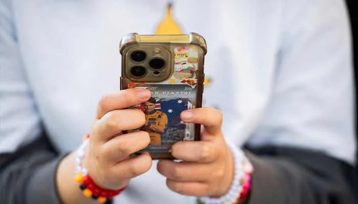Rein In Social Media Not Children Say Over 130 Groups And Experts
