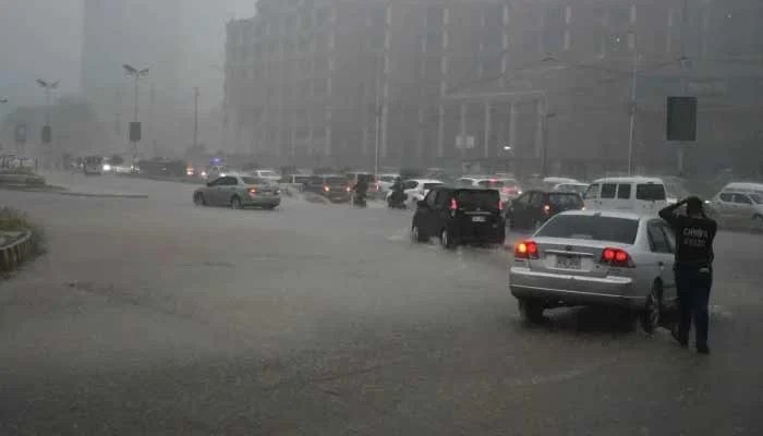 PMD Forecasts Rain and Thunderstorms in Karachi