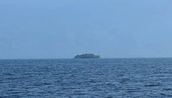 Mystery island appears in Canada, then vanishes without a trace