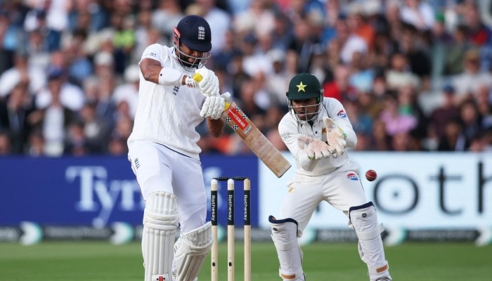 Third Test: England take 23-run lead over Pakistan on day one
